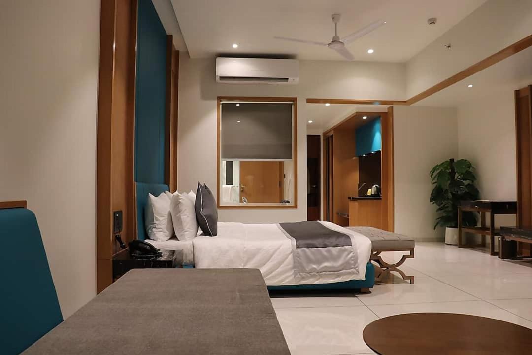 Sunotel Saputara Exterior foto